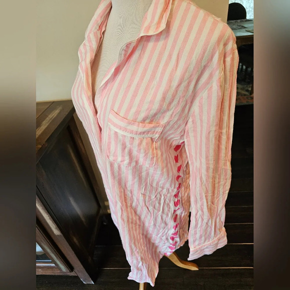 Victoria's Secret •XS• White Pink Striped Sleep Shirt Button Heart Detail sides - Picture 2 of 10